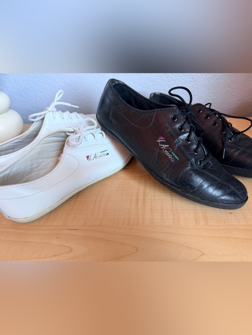 Vintage LA Gear 90’s walking sneakers 2 pairs Black & White